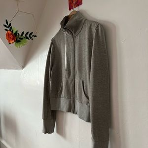 GUC silver grey sweatshirt full zip w/ ribbon M puff sleeves pockets